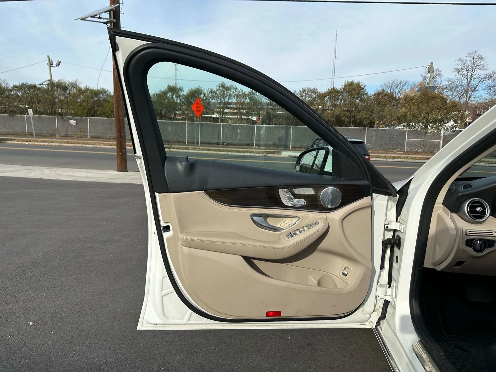 Used 2015 Mercedes-Benz C 300 4MATIC Sedan image 11