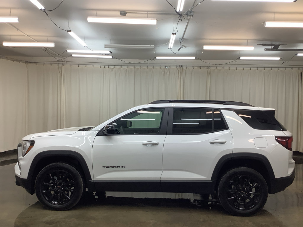 Used 2026 GMC Terrain Elevation w/ Elevation Premium Package image 10