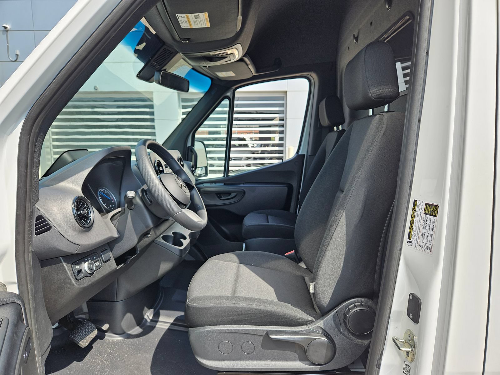 New 2025 Mercedes-Benz eSprinter 170 Cargo image 14