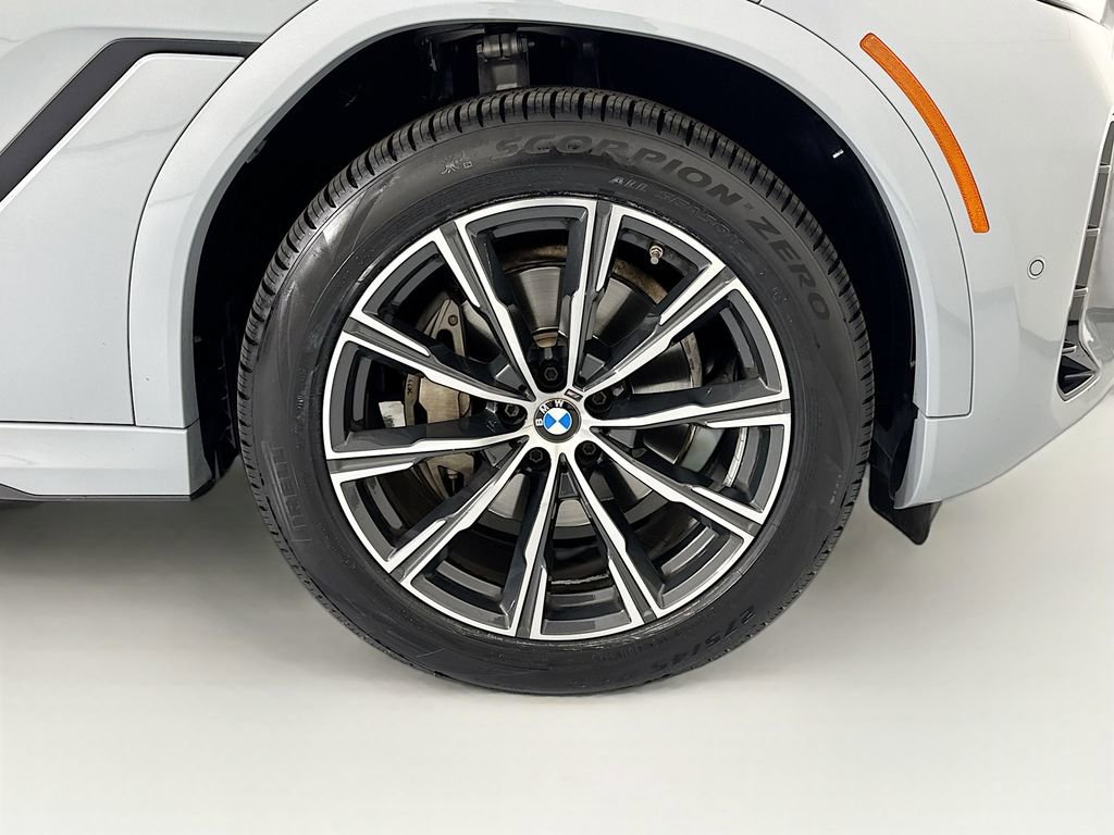 Used 2024 BMW X6 xDrive40i w/ Premium Package image 33