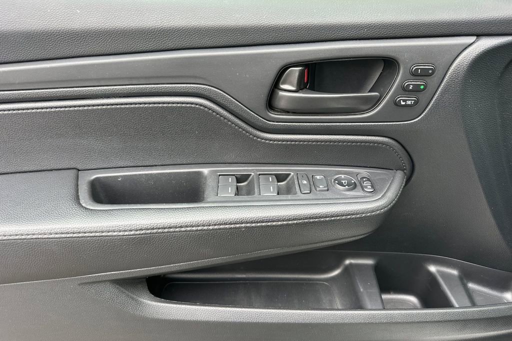 Used 2023 Honda Odyssey Sport image 10