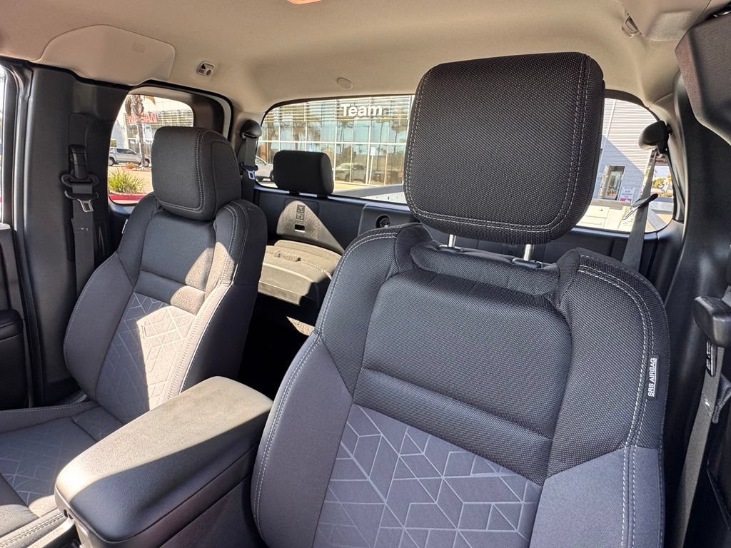 Certified 2025 Nissan Frontier SV AWD/4WD image 13