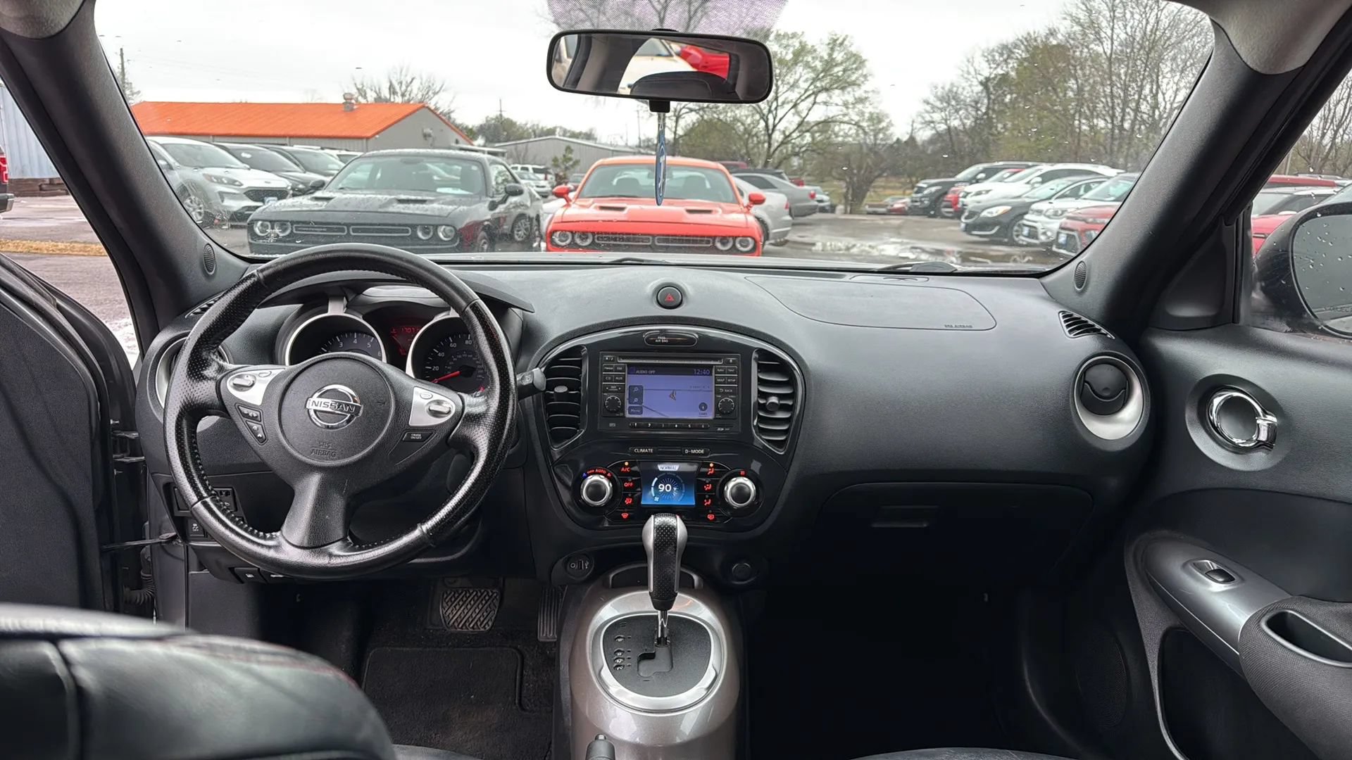 Used 2011 Nissan Juke SL FWD image 27