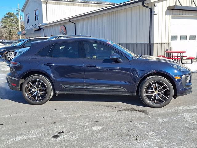 Used 2023 Porsche Macan T image 9