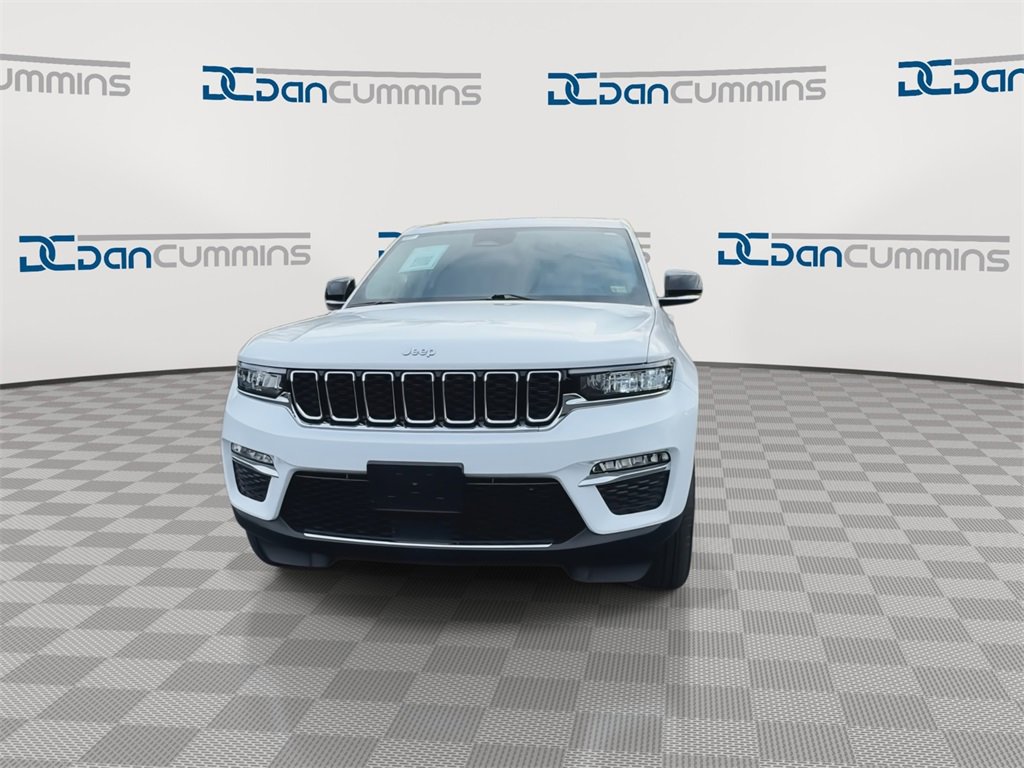 Used 2024 Jeep Grand Cherokee Limited image 3