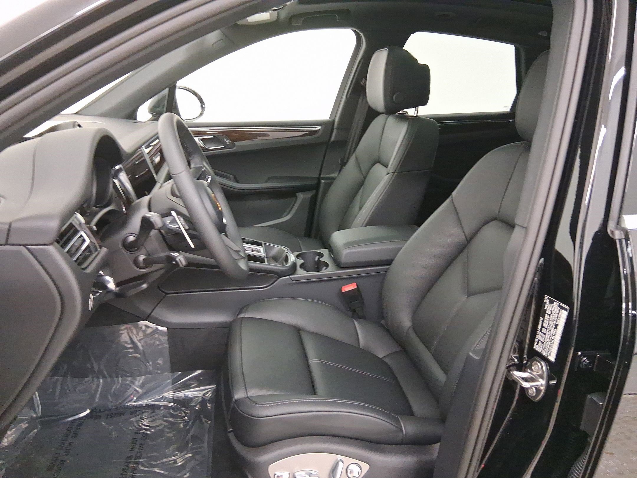 Used 2026 Porsche Macan S AWD/4WD image 5