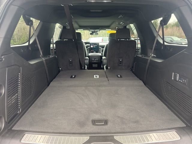 Used 2025 GMC Yukon XL AT4 AWD/4WD image 31