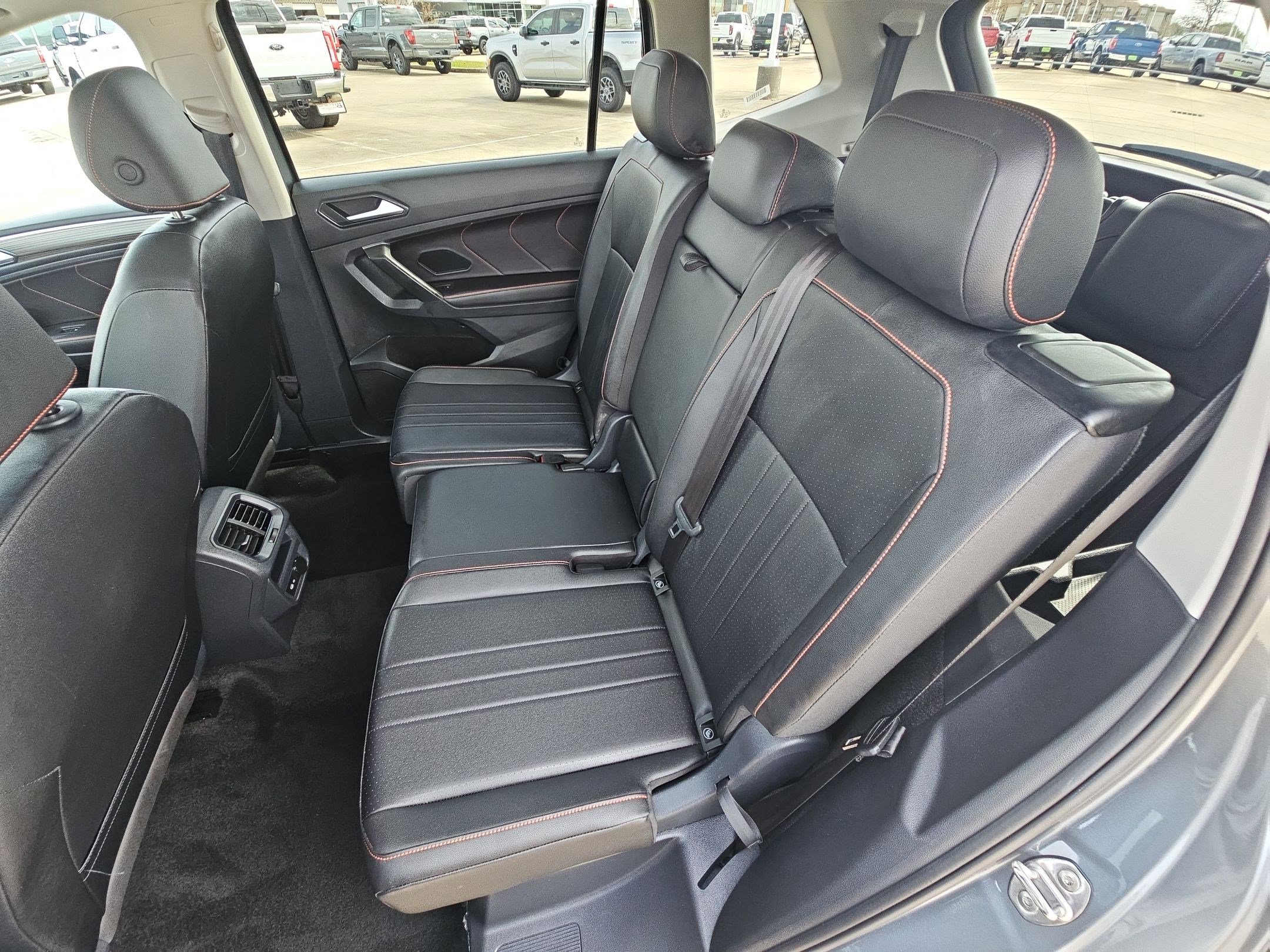 Used 2024 Volkswagen Tiguan Wolfsburg Edition image 26