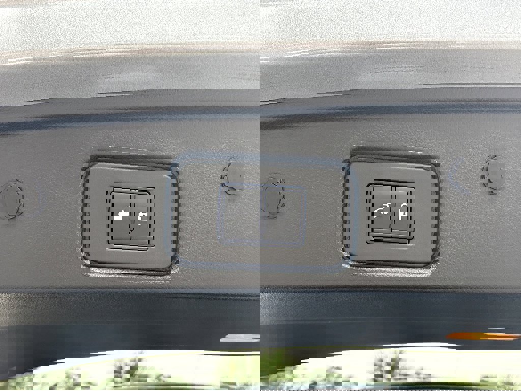 New 2026 Nissan Pathfinder SL image 29