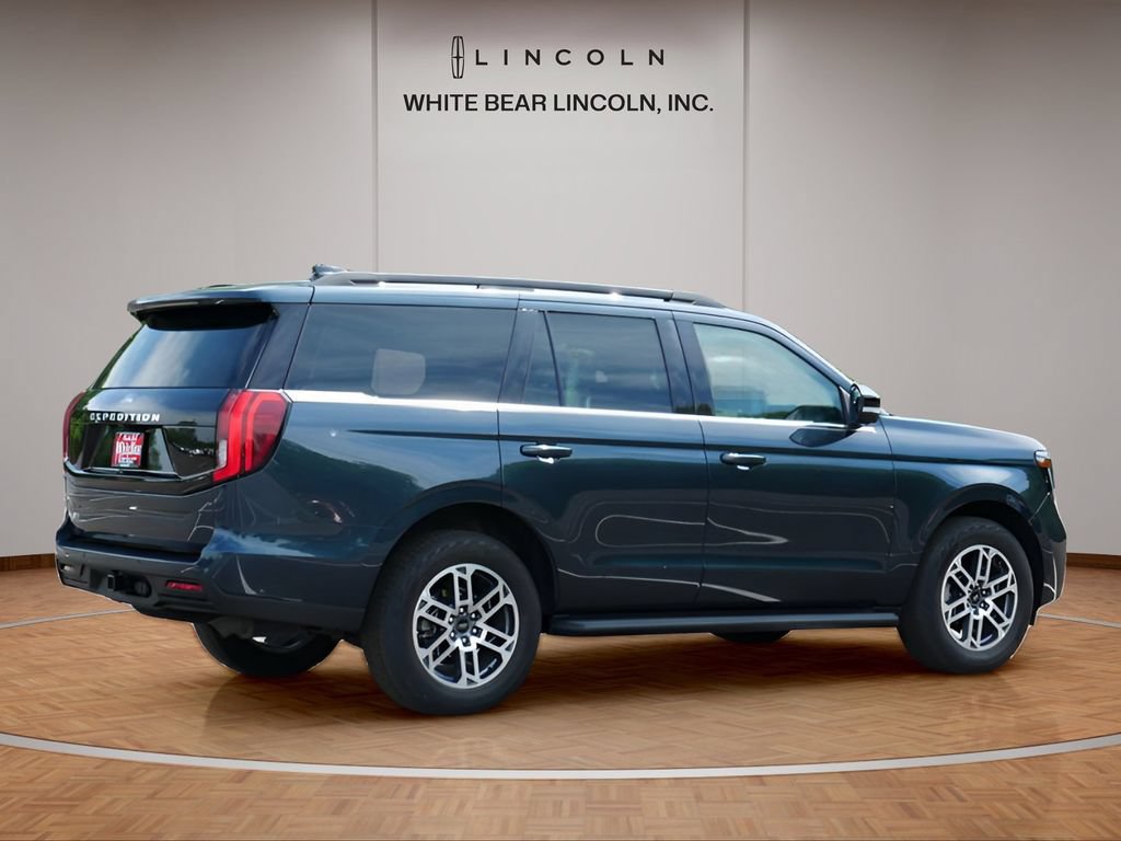 Used 2025 Ford Expedition Active AWD/4WD image 5