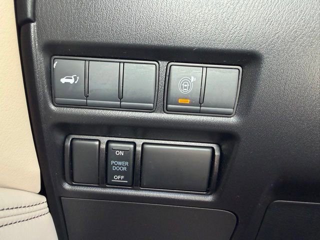 Used 2022 Nissan Armada SL w/ Captain's Chairs Package AWD/4WD image 14