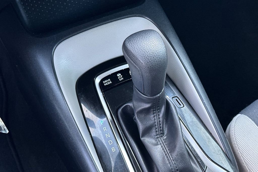 Used 2023 Toyota Corolla LE w/ Carpet Mat Package (TMS) image 22