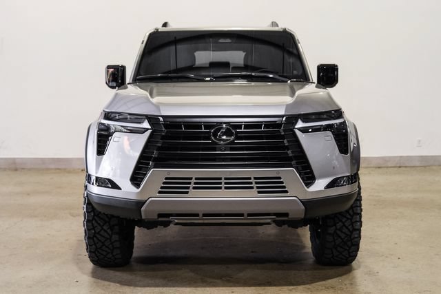 Used 2025 Lexus GX 550 AWD/4WD image 2