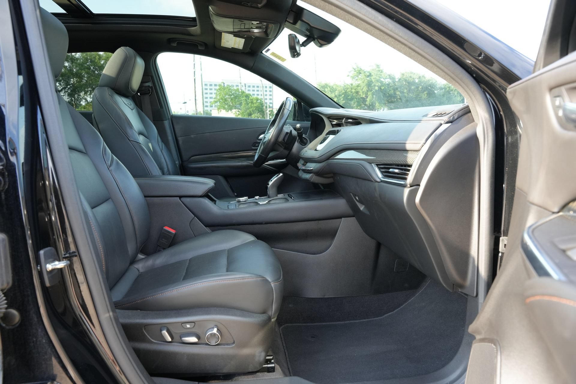 Used 2022 Cadillac XT4 Sport FWD image 23
