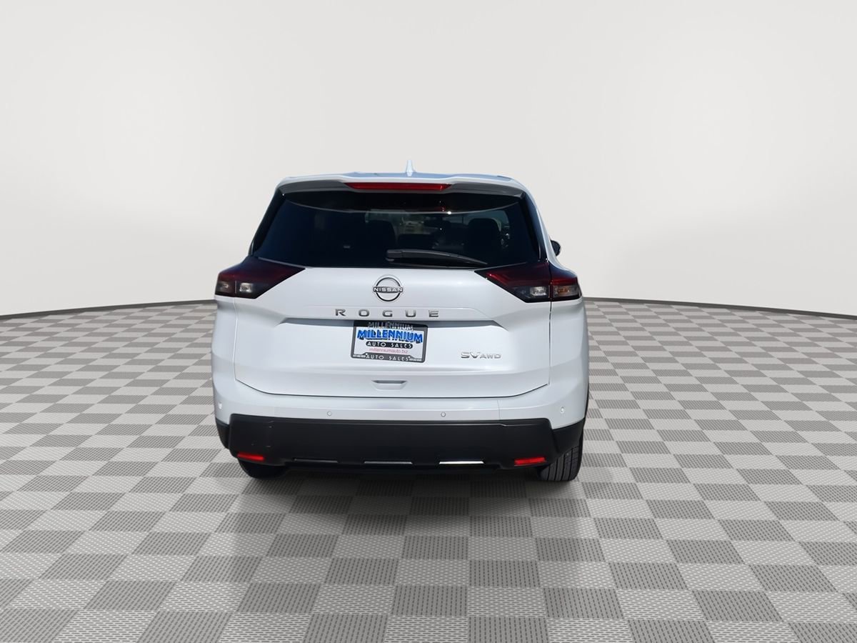 Used 2024 Nissan Rogue SV AWD/4WD image 6