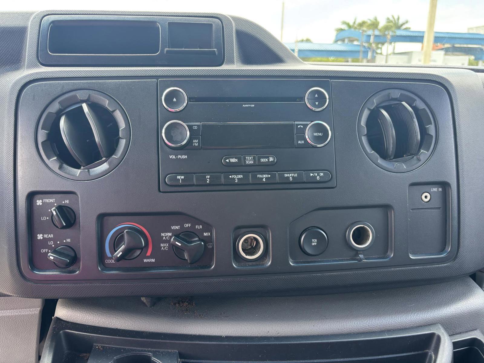 Used 2010 Ford E-350 and Econoline 350 XL image 12