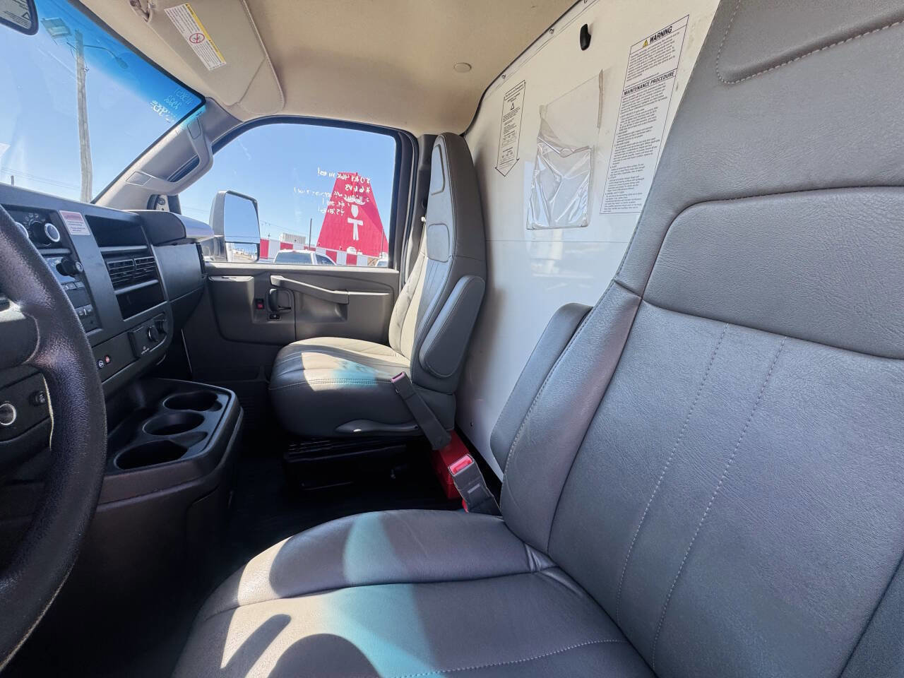 Used 2022 GMC Savana 3500 Extended w/ Power Convenience Package RWD image 12