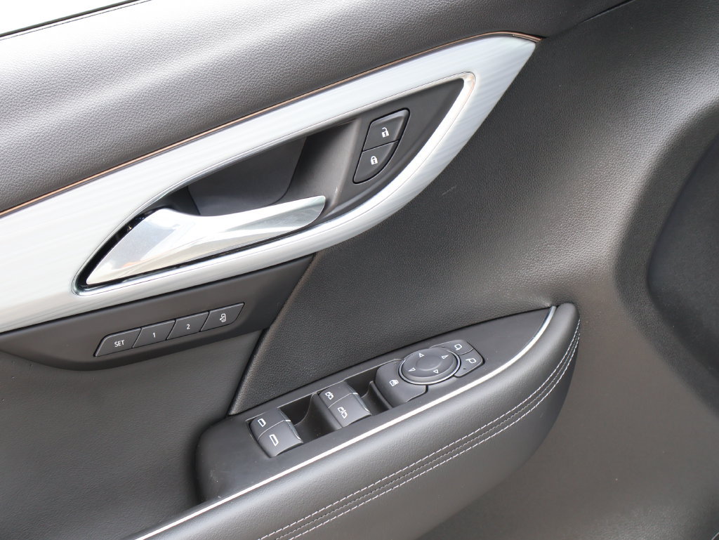 Used 2025 Buick Envision Avenir AWD/4WD image 21
