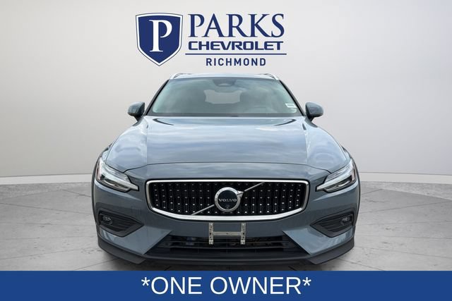 Used 2024 Volvo V60 B5 Cross Country Plus AWD/4WD image 2