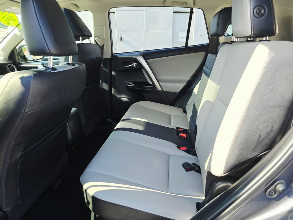 Used 2018 Toyota RAV4 Limited w/ Carpet Mat Package AWD/4WD image 17