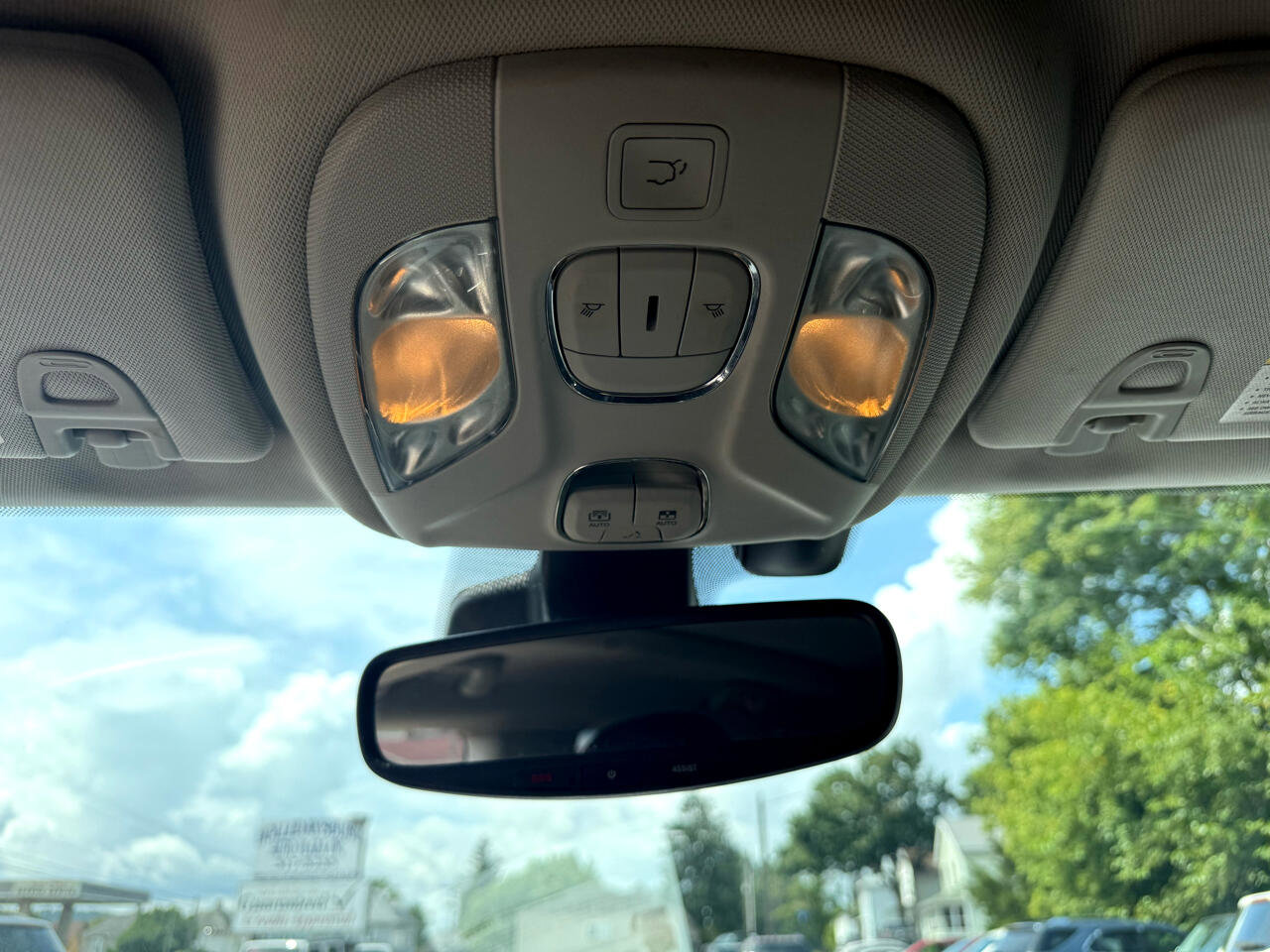 Used 2017 Jeep Compass Latitude w/ Popular Equipment Group image 30