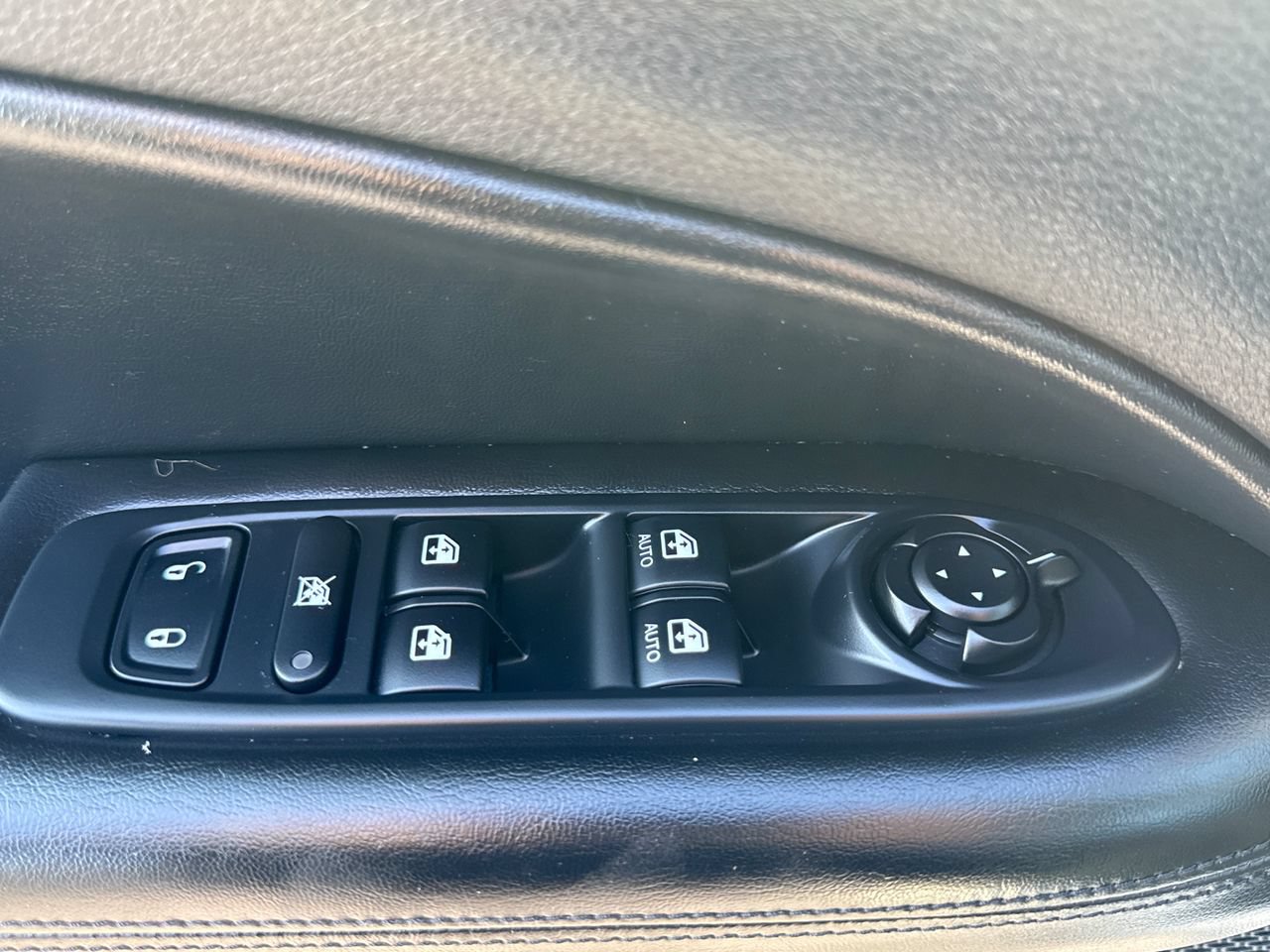 Used 2021 Jeep Compass Latitude w/ Sun and Sound Group AWD/4WD image 16