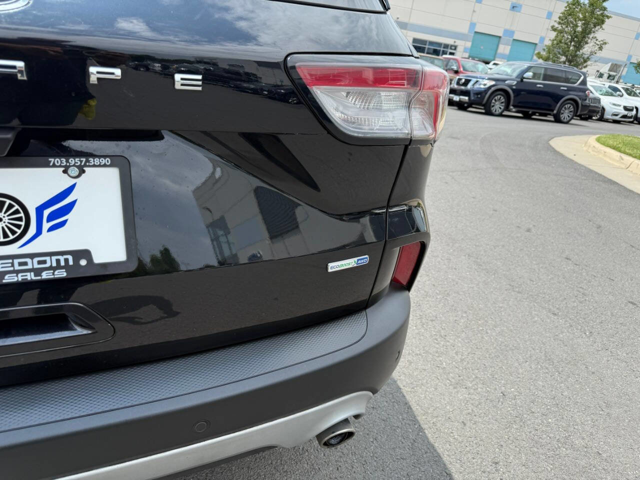Used 2020 Ford Escape SEL image 9
