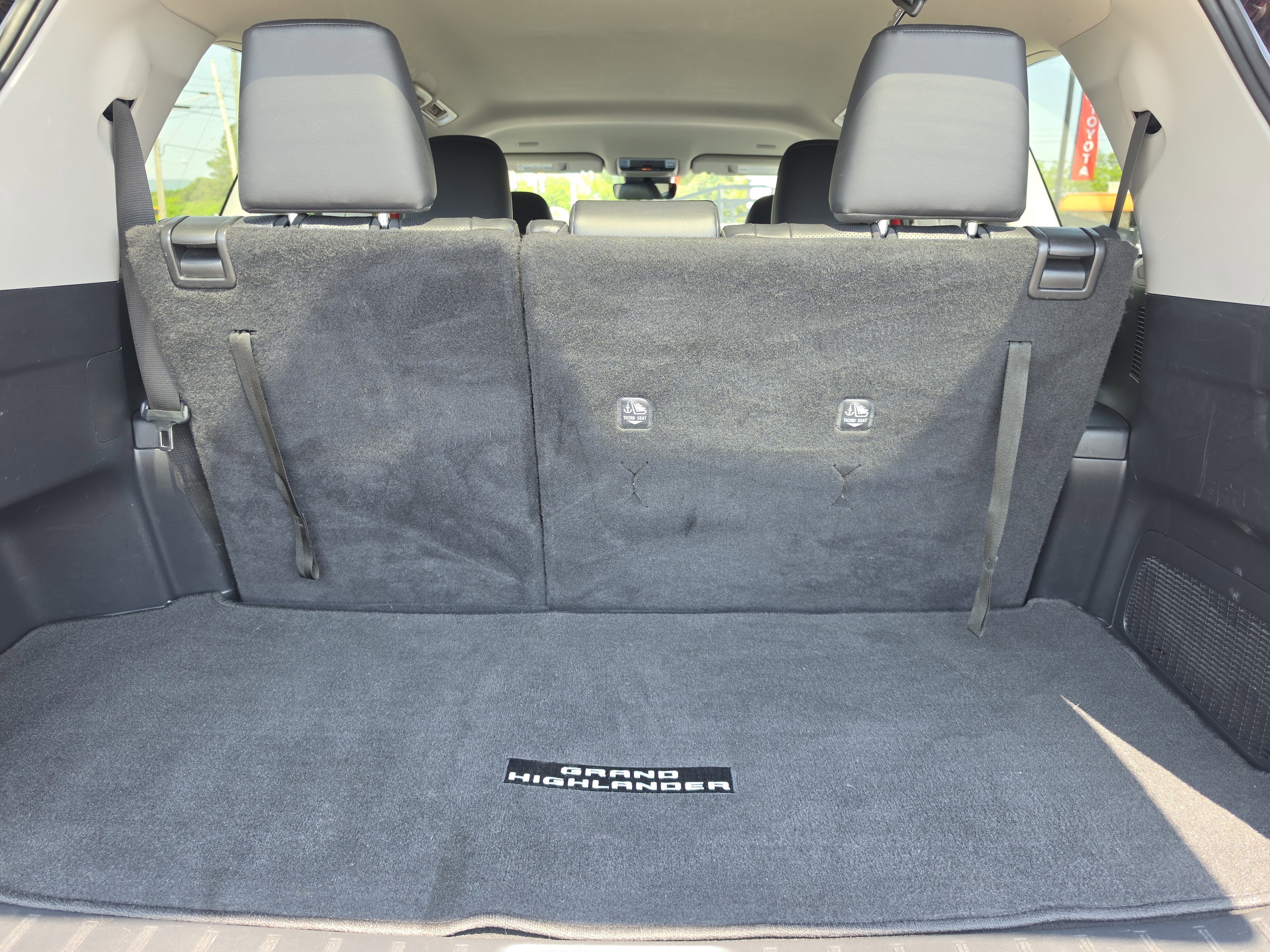 Certified 2024 Toyota Grand Highlander XLE FWD image 12