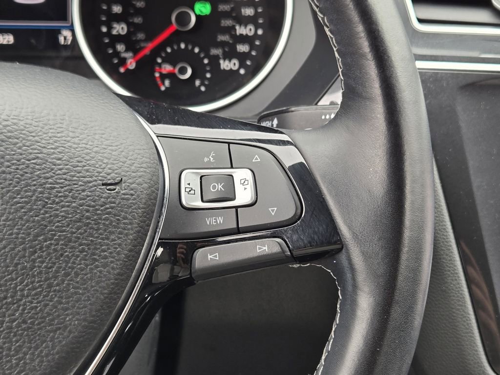 Used 2021 Volkswagen Tiguan SE R-Line image 37