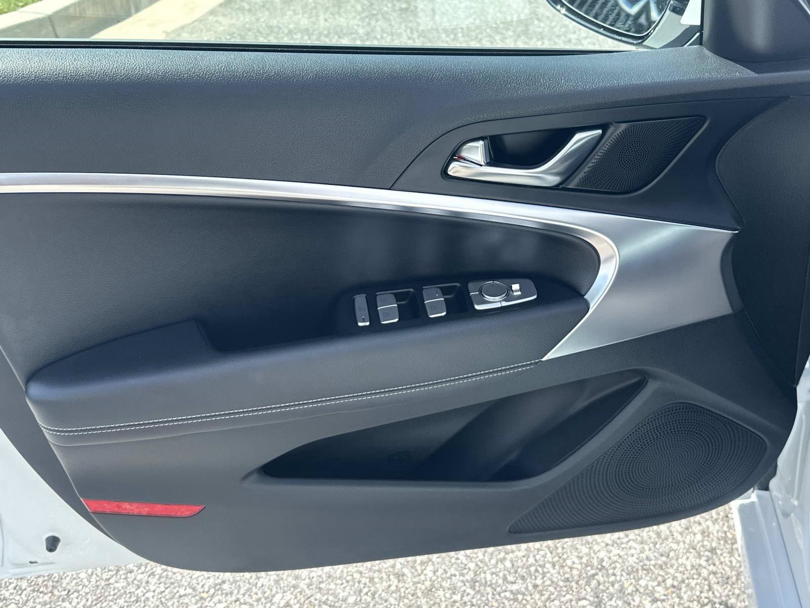 Used 2026 Genesis G70 2.5T RWD image 27