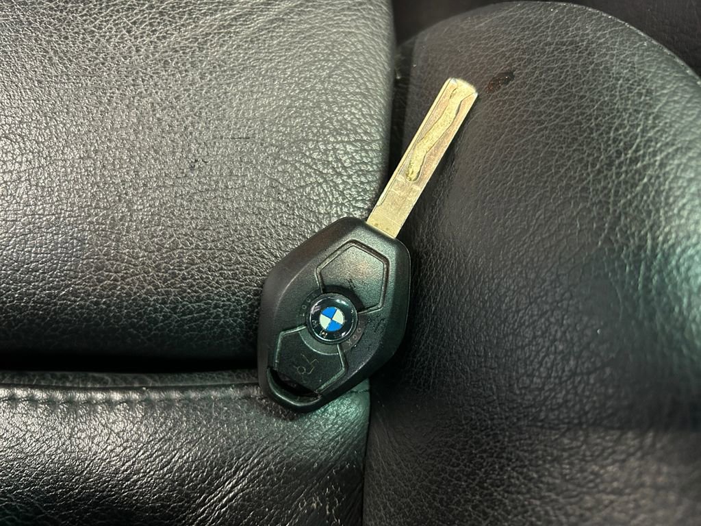 Used 2003 BMW 325i Sedan image 32