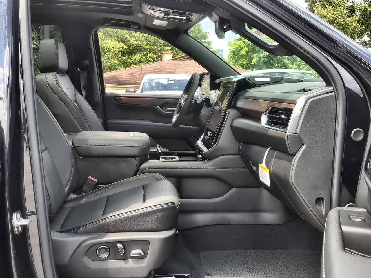 New 2026 GMC Yukon Denali w/ Sun & Power Step Package RWD image 29