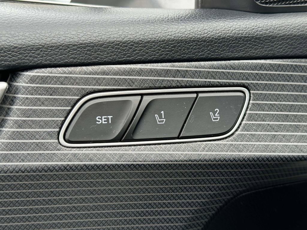 Used 2024 Hyundai Palisade Limited AWD/4WD image 20