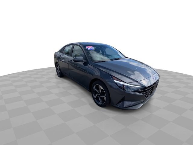 Used 2023 Hyundai Elantra SEL w/ Convenience Package FWD image 4