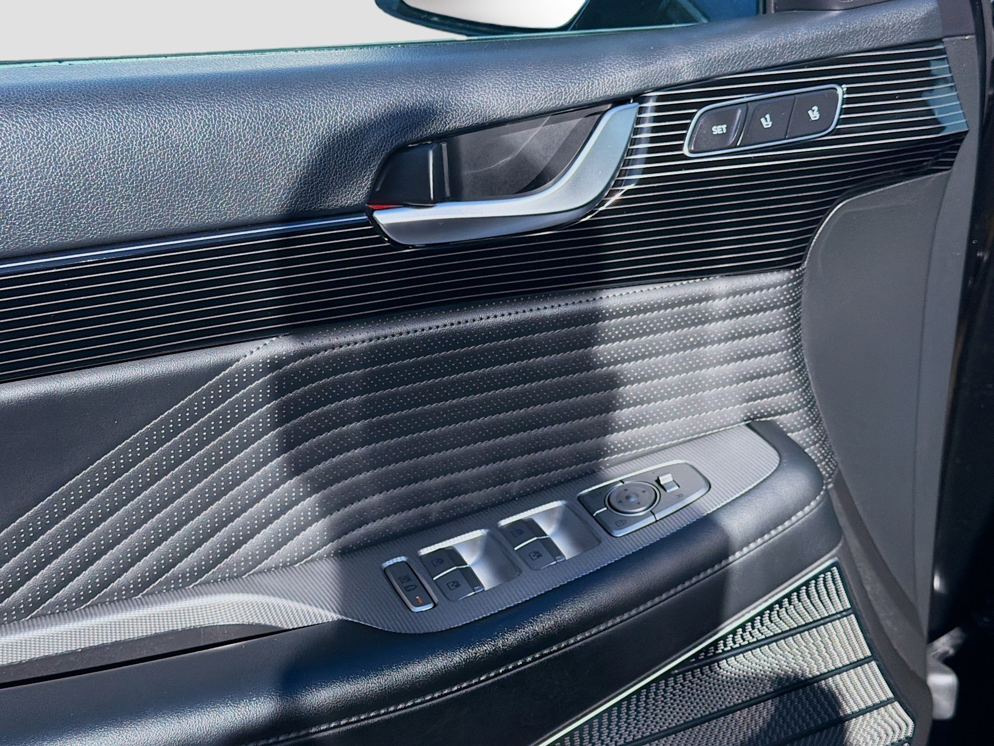 Used 2024 Hyundai Palisade Calligraphy image 15