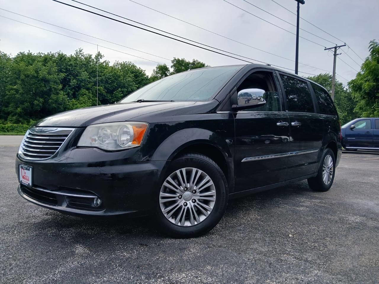 Used 2014 Chrysler Town & Country Touring-L w/ Driver Convenience Group