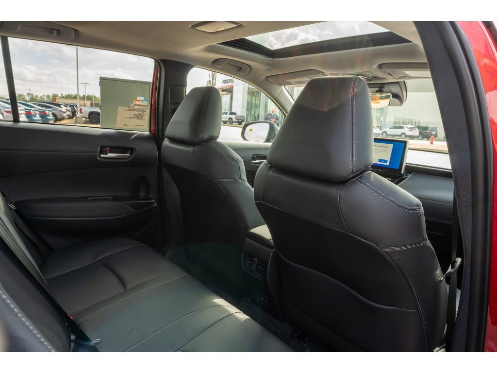 Used 2026 Toyota Corolla Cross XLE w/ Convenience Package image 16