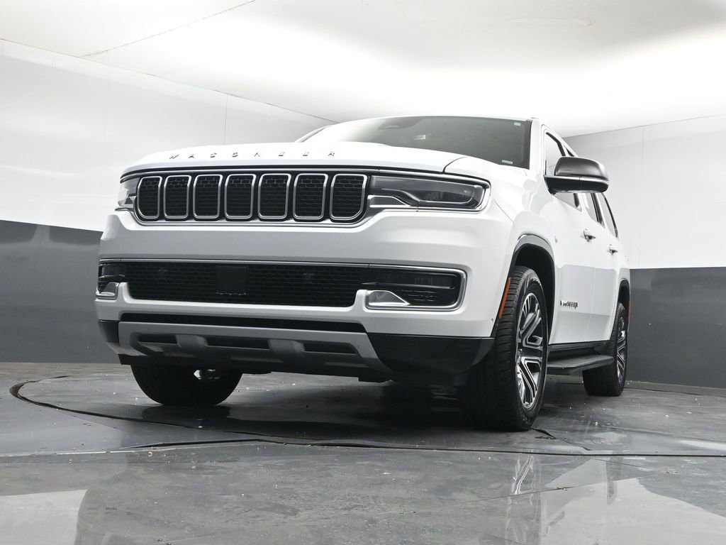 Used 2024 Jeep Wagoneer L Series II w/ Flexible Seating Group image 27