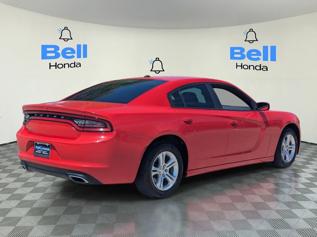 Used 2022 Dodge Charger SXT RWD image 4