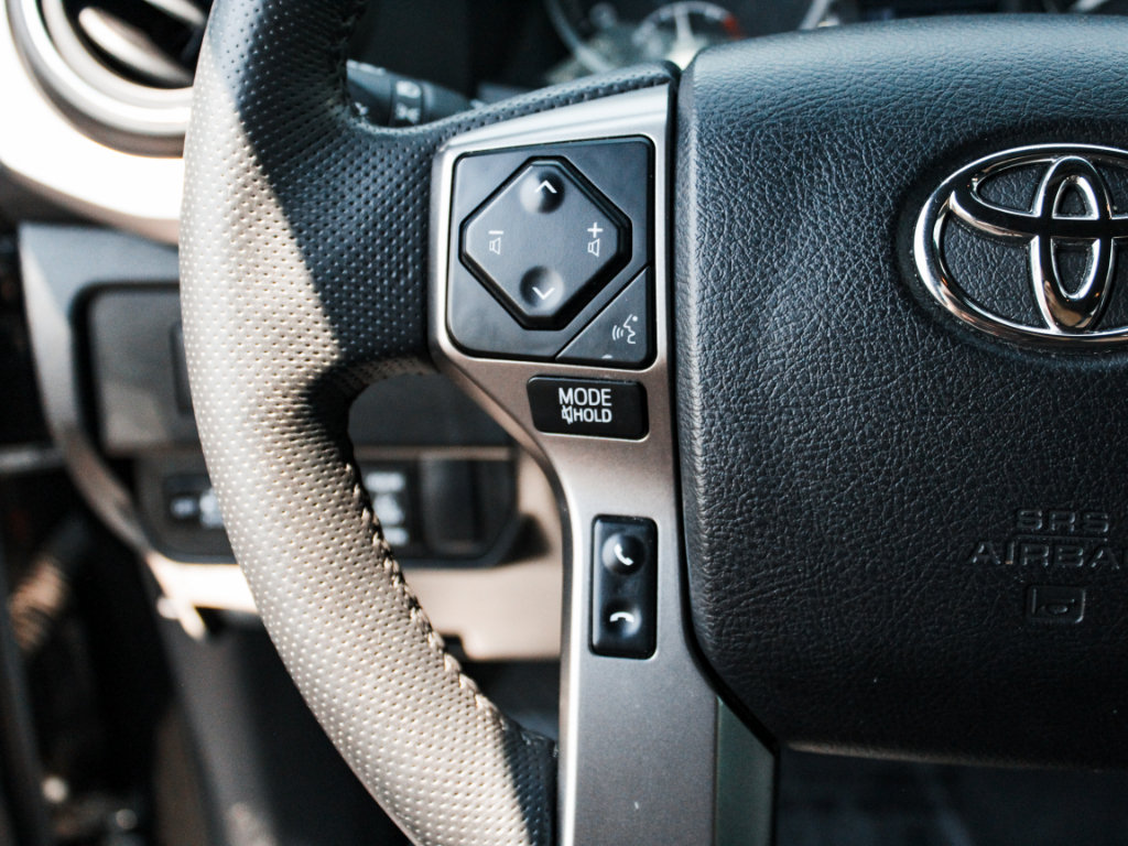 Used 2022 Toyota Tacoma Limited AWD/4WD image 14