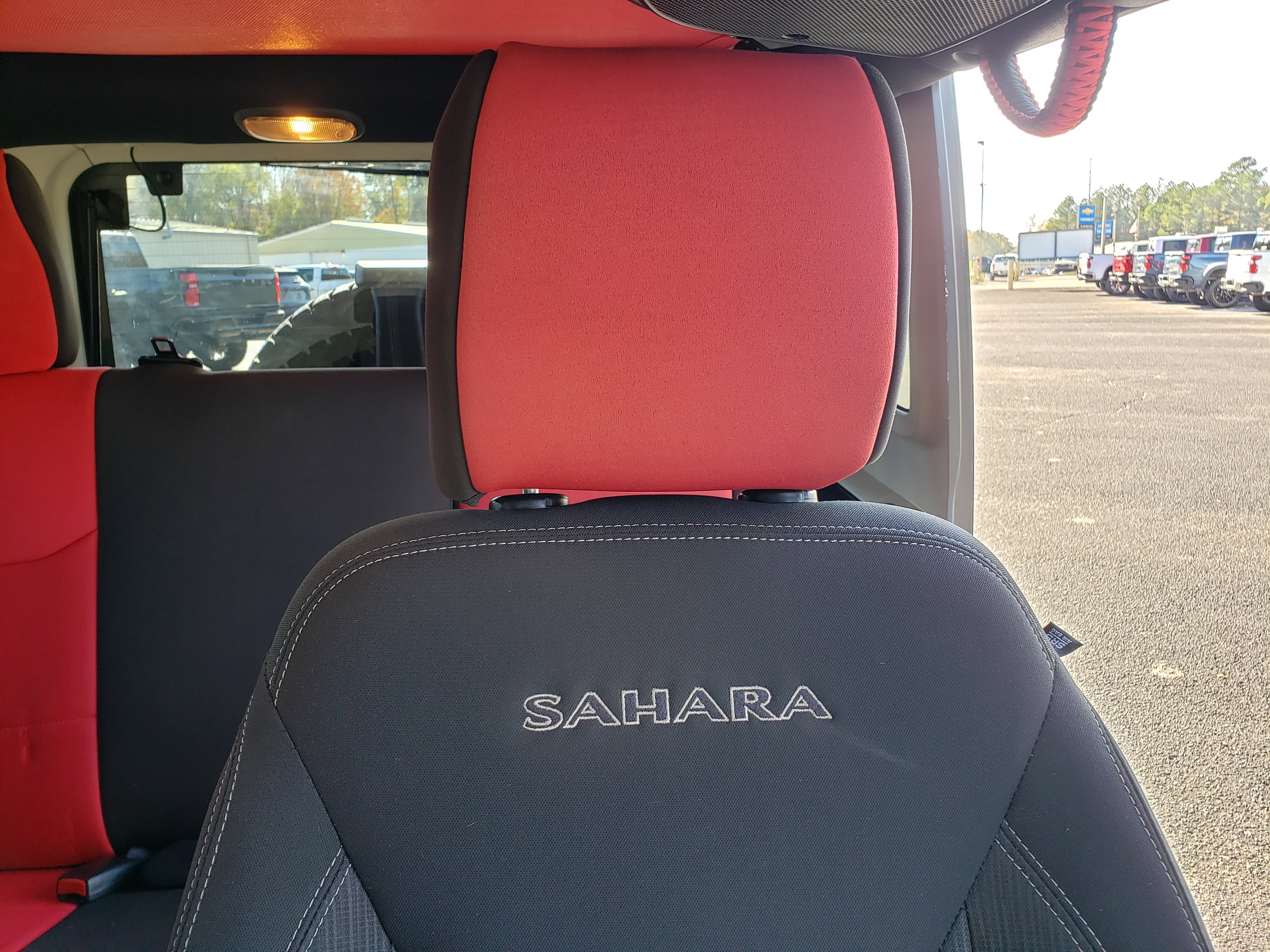 Used 2016 Jeep Wrangler Unlimited Sahara image 34