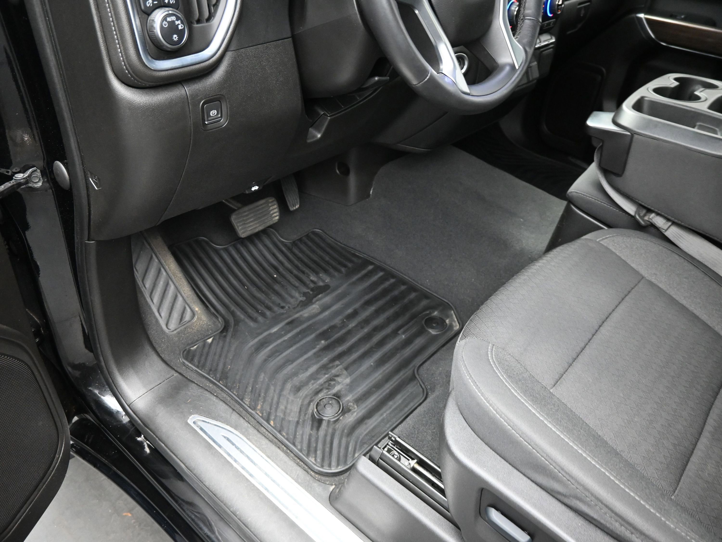 Used 2022 Chevrolet Silverado 1500 LT AWD/4WD image 12