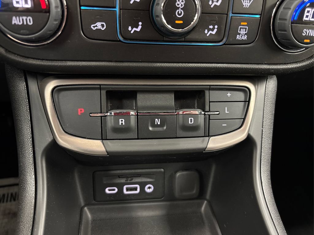 Used 2023 GMC Terrain Denali w/ Denali Premium Package image 32