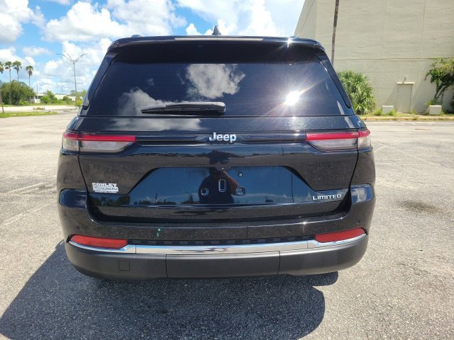 Used 2023 Jeep Grand Cherokee Limited RWD image 7