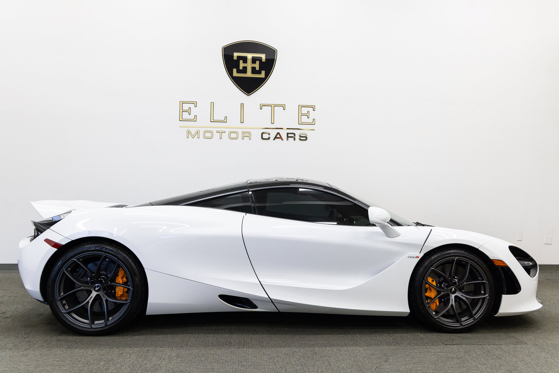 Used 2019 McLaren 720S Luxury RWD image 8