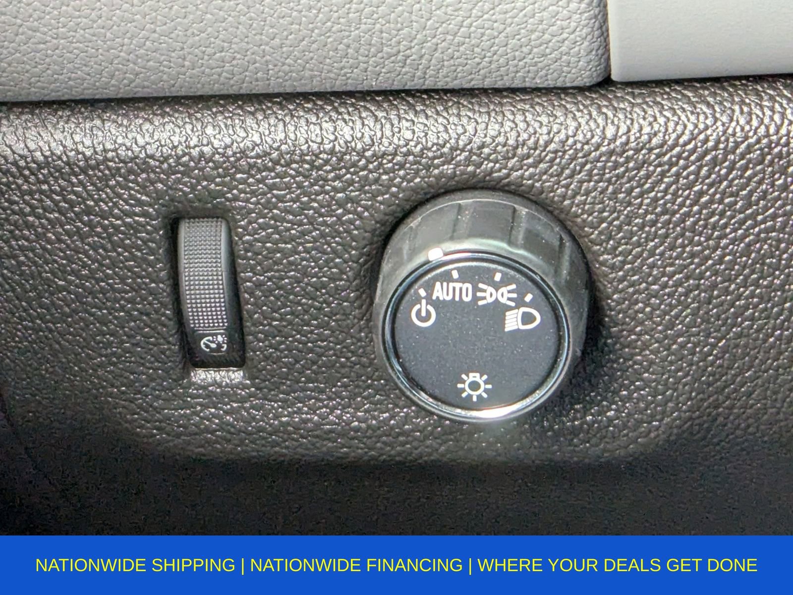 Used 2022 Chevrolet Colorado W/T image 38