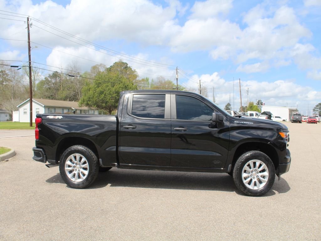 Used 2025 Chevrolet Silverado 1500 Custom AWD/4WD image 9