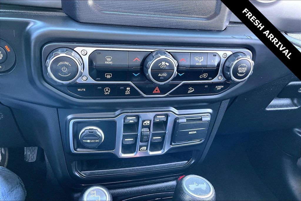 Used 2020 Jeep Wrangler Unlimited Sahara image 15