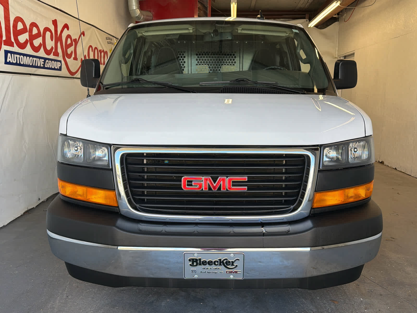 Used 2024 GMC Savana 2500 w/ Driver Convenience Package RWD image 3