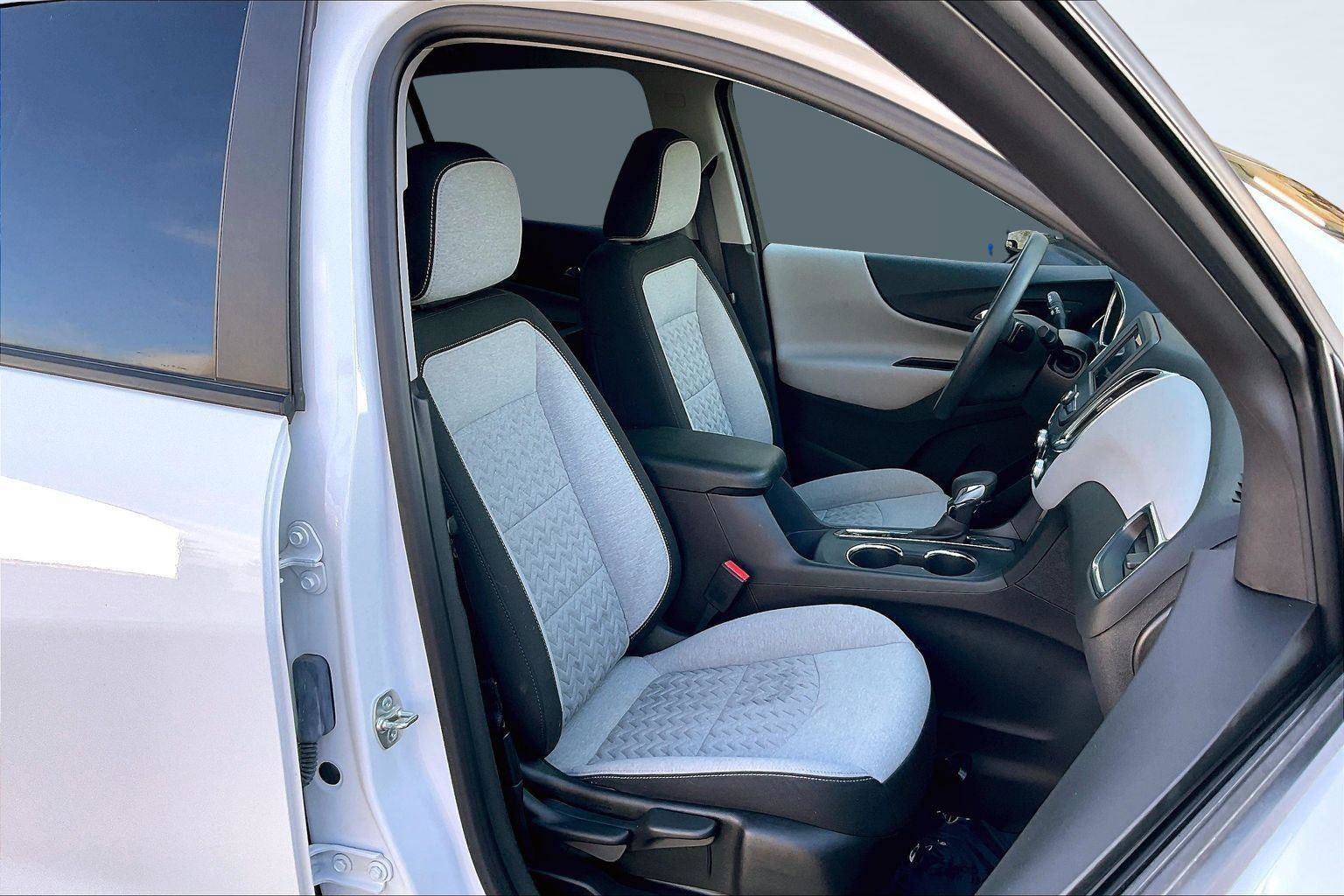 Used 2024 Chevrolet Equinox LS w/ LS Convenience Package FWD image 8